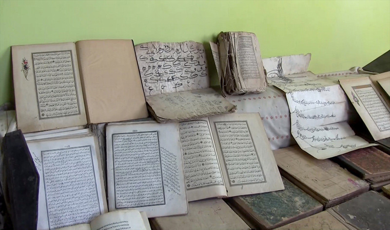 Konya'da dedelerinden kalan sandıktan öyle eserler çıktı ki - Resim: 1