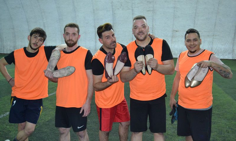 Konya'da erkekler babet ayakkabı giyip çıktı! Bu kez mevzu hayırlı - Resim: 3