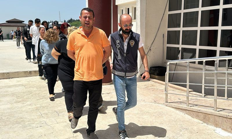 Yaprak Dökümü'nün Ahmet'i Yusuf Atala tutuklandı 10 milyar liralık vurgun - Resim: 2