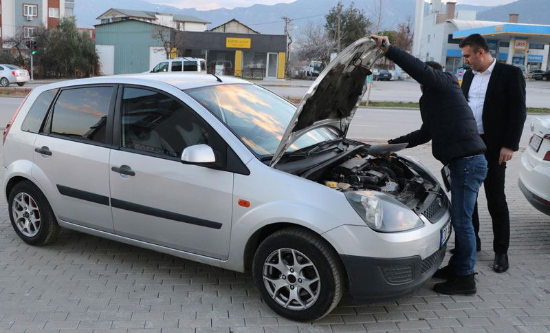 Ekspertiz raporunda tek parça değişeni var denilen otomobilin yarısı başka otomobile ait çıktı - Resim: 3