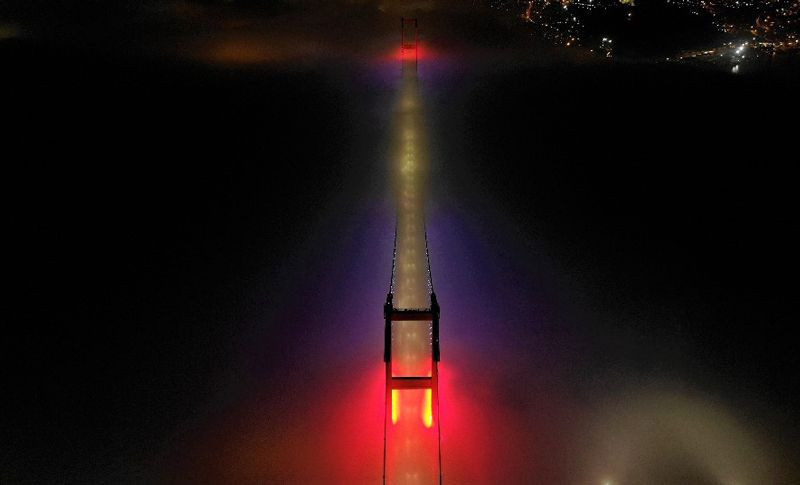 15 Temmuz Şehitler Köprüsü sisten kayboldu! Büyüleyici görüntüler - Resim: 3