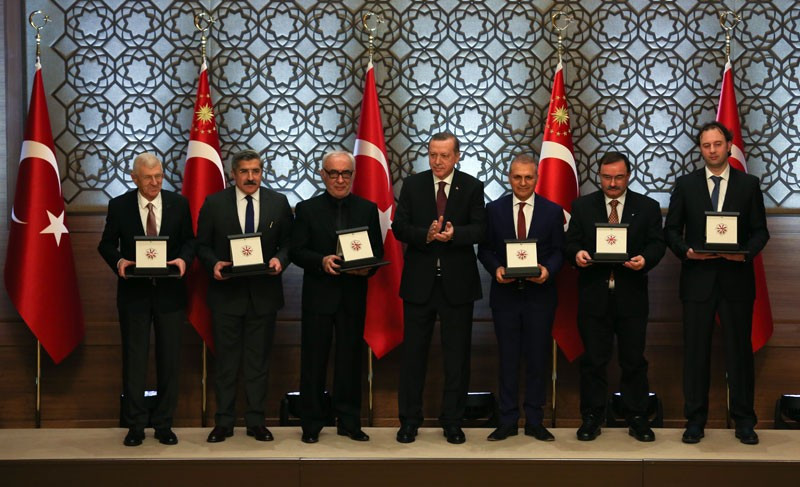 Cumhurbaşkanı Erdoğan'dan Şener Şen' sinema ödülü - Resim: 1