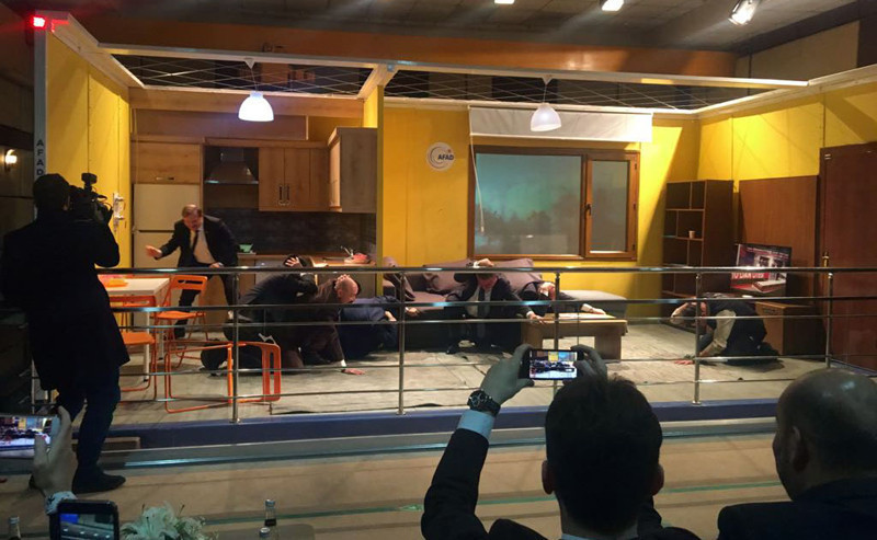 Başbakan yardımcıları depreme yakalandı o anlar görüntülendi - Resim: 3