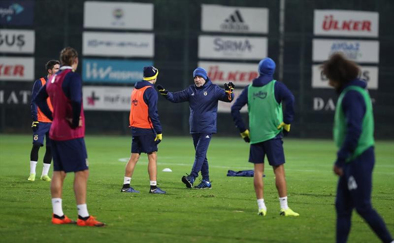 Yanal netleştirdi: Fenerbahçe'de 11'in 10'u belli! - Resim: 1