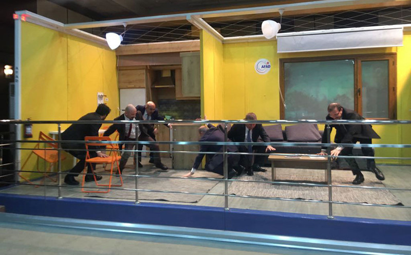 Başbakan yardımcıları depreme yakalandı o anlar görüntülendi - Resim: 1