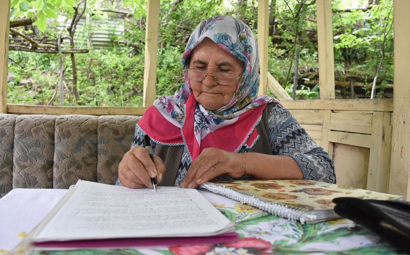 Sivas'ta 60'ında ilkokulu 63'ünde ortaokulu bitirdi 67 yaşında şiir kitabı çıkardı - Resim: 1