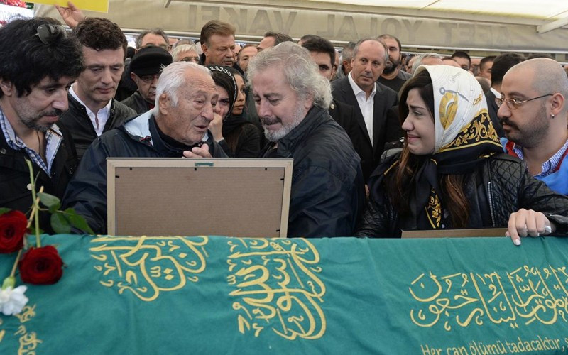 Levent Kırca cenaze töreni kimler yoktu ki! - Resim: 3