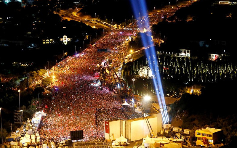 15 Temmuz 2016 saat 22.00! 1 yıl sonra aynı yere bir daha bakın! - Resim: 2