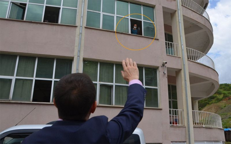 Şemdinli Belediye Başkanı Tahir Saklı'da koronavirüs çıktı ev ev gezmiş - Resim: 2