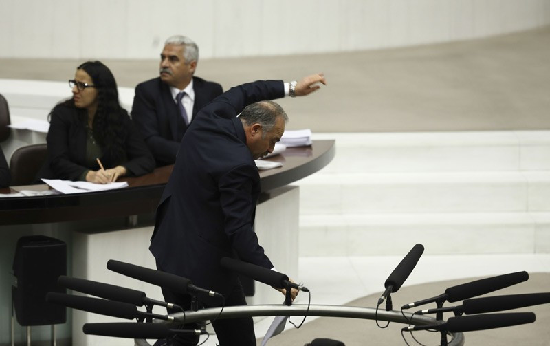 CHP'li Levent Gök TBMM'de böyle düştü - Resim: 3