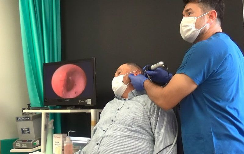 Manisa'da doktor hastanın kulağından canlı çıkardı - Resim: 4