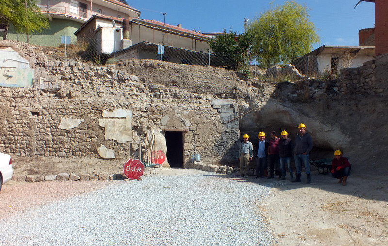 Yozgat'ta gizli kalan yer altı şehrine girildi - Resim: 1