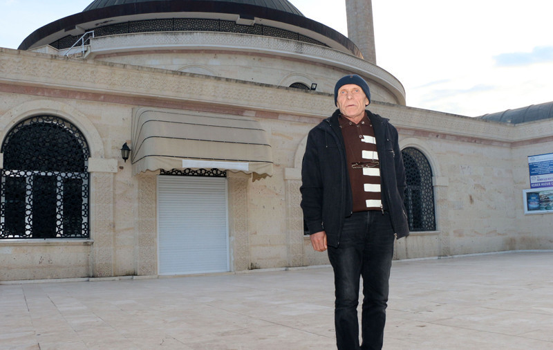 Boşanmaktan vazgeçen eşine tepki için kendi selasını okuttu - Resim: 2
