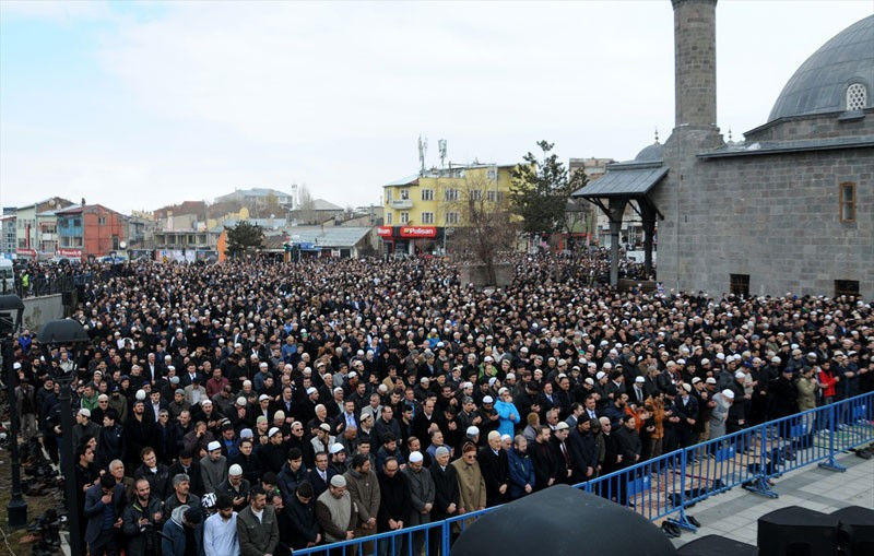 Mehmet Kırkıncı'yı Erzurum'da 20 bin kişi uğurladı - Resim: 3