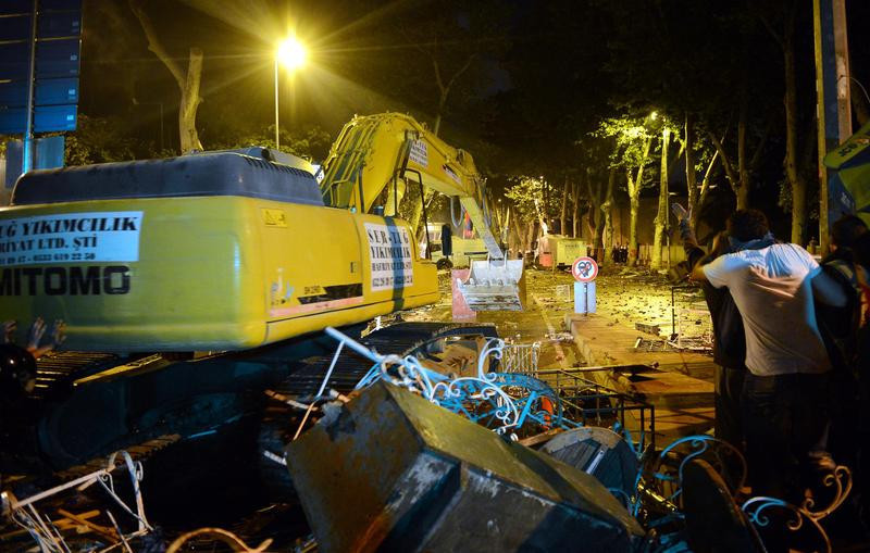 İş makinasını böyle ele geçirdiler - Resim: 2