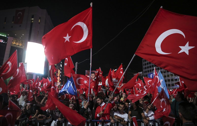 O videoyu izleyip gözyaşlarına boğuldular - Resim: 4