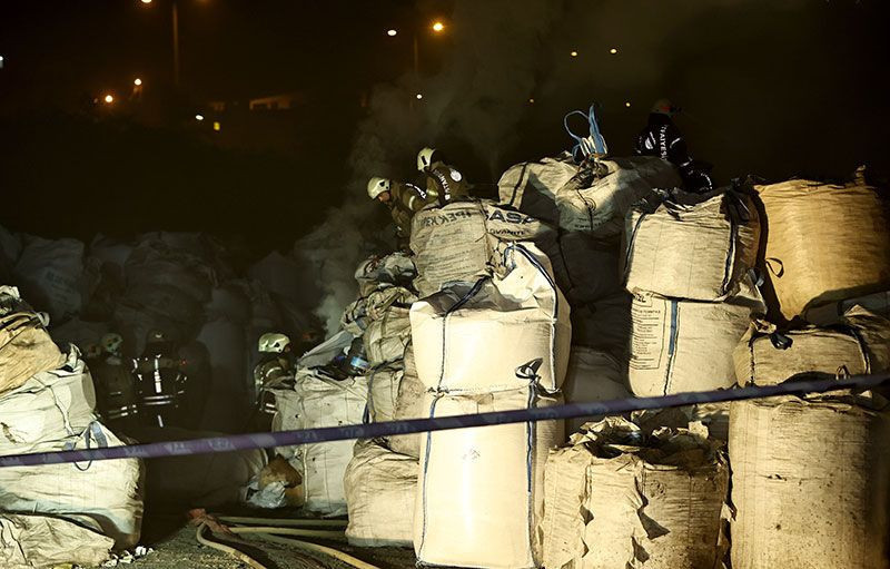 İstanbul'da korkutan yangın! Avcılar'da geri dönüşüm merkezi alev alev yandı - Resim: 2