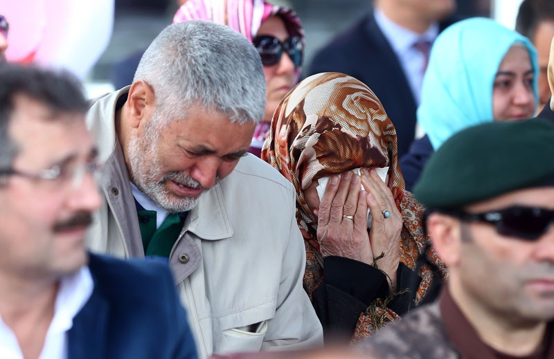 O levhaları gören gözyaşlarına boğuldu! - Resim: 4