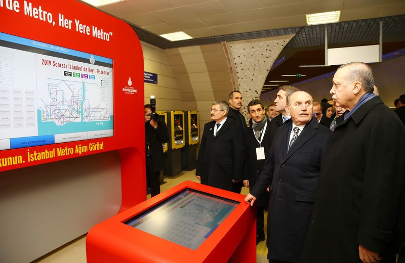 Cumhurbaşkanı Erdoğan vatman koltuğunda - Resim: 2