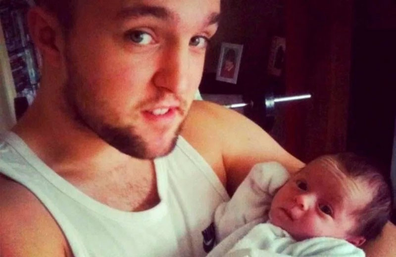 Horluyor diye sevgilisini yatakta tekmeledi ama... - Resim: 2