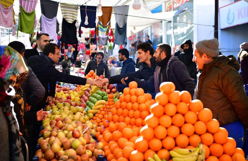 Ekrem İmamoğlu'na oy istediği kadından gülümseten cevap! - Resim: 3