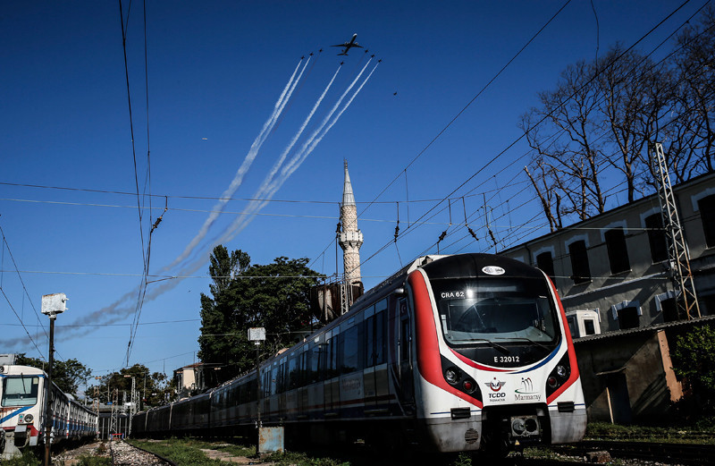 İstanbul semalarında müthiş görüntüler - Resim: 1