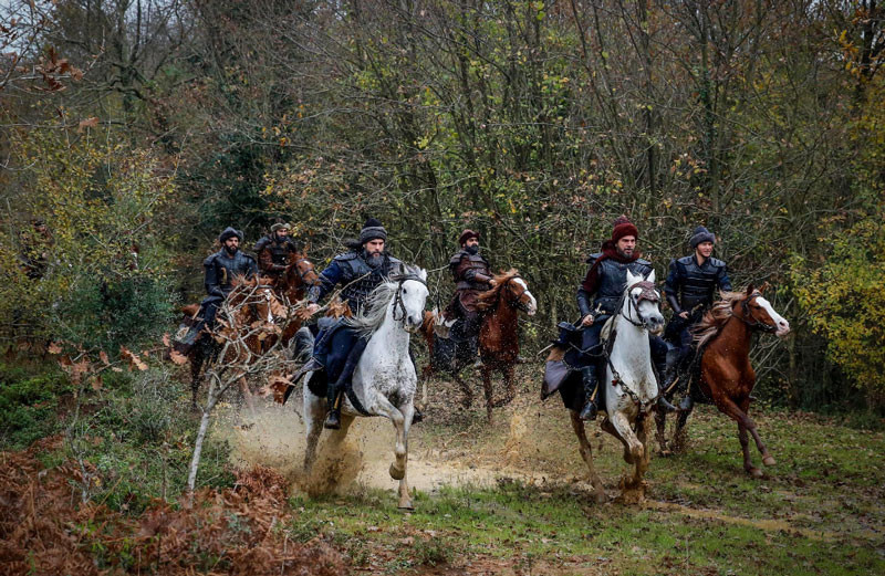Diriliş Ertuğrul neden yok dizi yayın akışından çıkarıldı  - Resim: 1