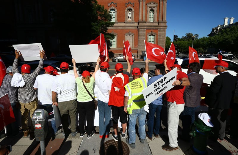 Erdoğan'ı Amerika'da bu posterle karşıladılar - Resim: 2