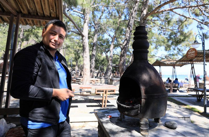 Antalya'da Koronavirüsü takmadılar sahiller ve piknik alanları doldu taştı - Resim: 3