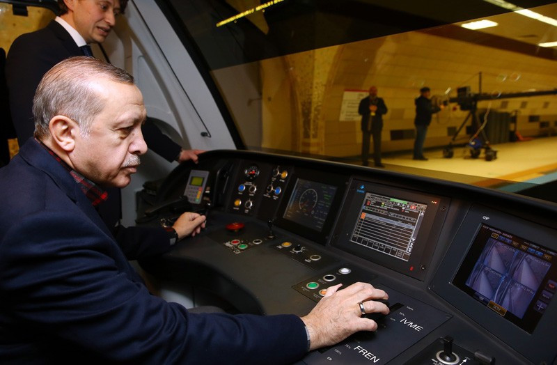 Cumhurbaşkanı Erdoğan vatman koltuğunda - Resim: 1