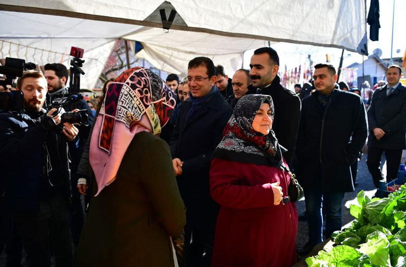 Ekrem İmamoğlu'na oy istediği kadından gülümseten cevap! - Resim: 1