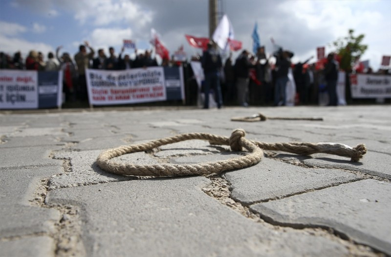 Darbeci hainlerin 10 yalanı bıyık bırakıp... - Resim: 1