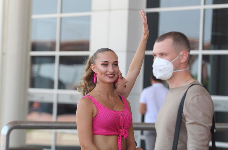 Rusya'dan turizmin başkenti Antalya'ya bir günde 80 uçak geldi - Resim: 2