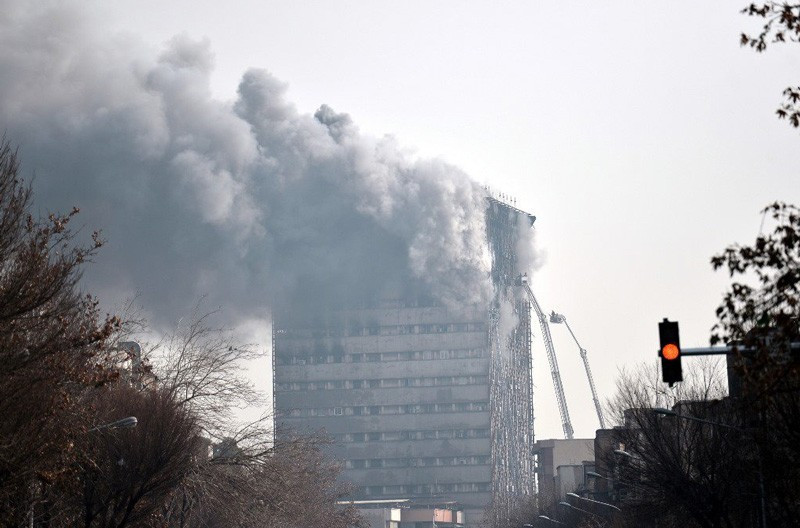 İran’da 17 katlı bina çöktü işte enkazdan görüntüler - Resim: 4