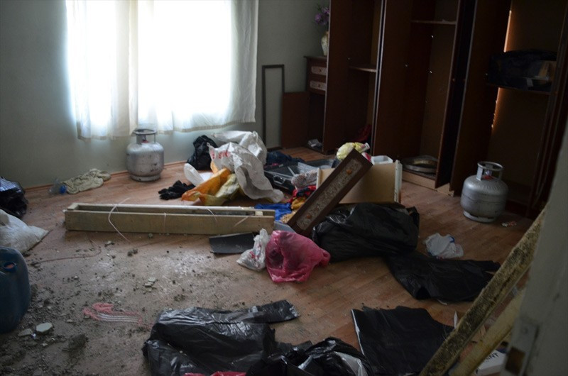 Yüksekova'da evden çıkan 55 çaydanlığa bak  - Resim: 4