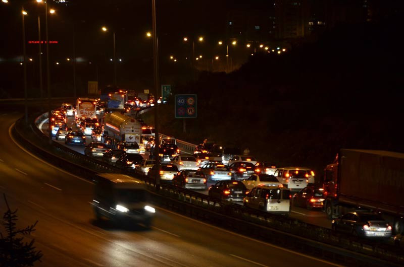TEM otoyolunda sürücülerin bayram çilesi - Resim: 2