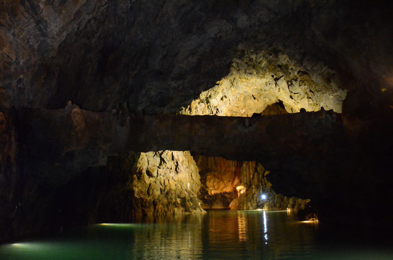 200 metre derinlikteki yeraltı gölünde botlarla muhteşem doğa keşfi - Resim: 4