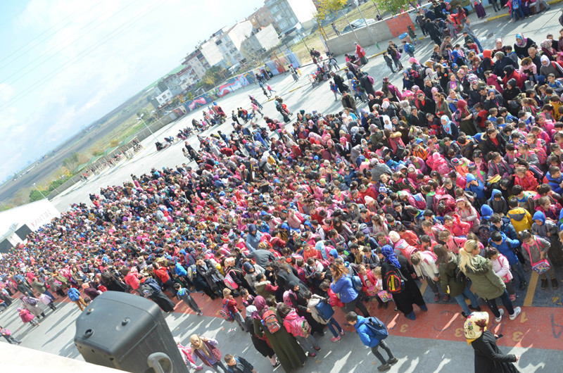 Avcılar'daki ilkokulda öğrenci sayısı 66 ilçeden fazla - Resim: 1