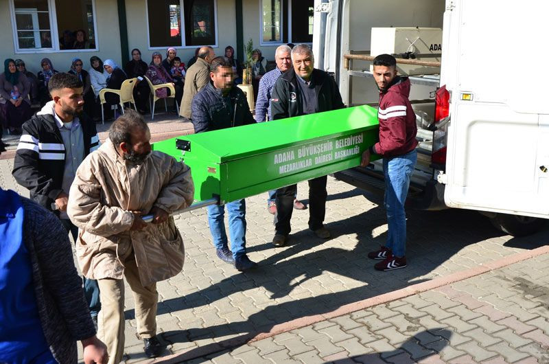 Küçük Erol'un cenazesinde ortaya çıktı Beni borcu karşılığında verdi - Resim: 1