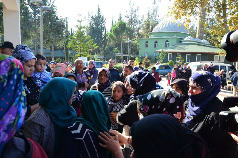Küçük Erol'un cenazesinde ortaya çıktı Beni borcu karşılığında verdi - Resim: 2