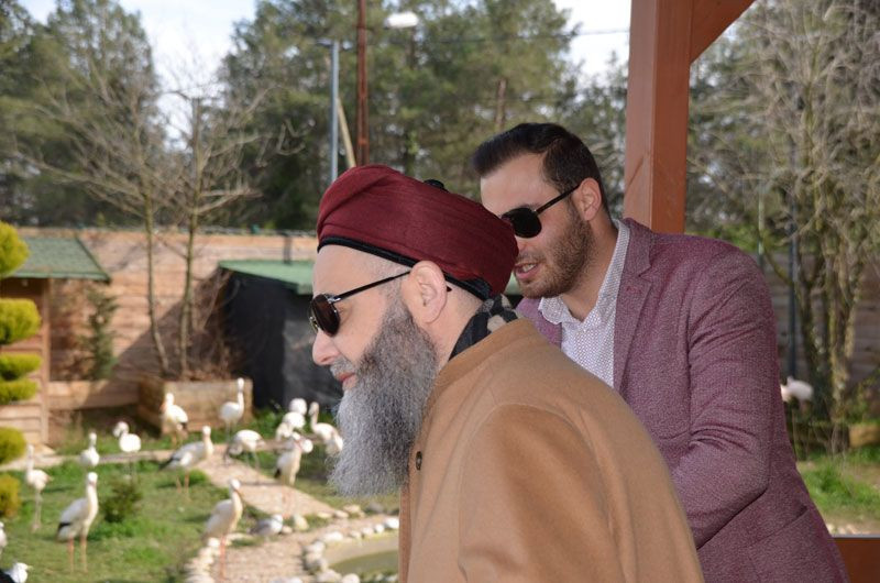 Cübbeli Ahmet Hoca'yı hiç böyle görmemiştik! Boz ayıyı elleriyle besledi - Resim: 3