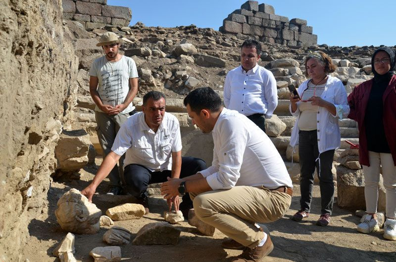 Aydın'daki kazılarda Roma İmparatoru Hadrianus heykelinin parçaları bulundu - Resim: 3