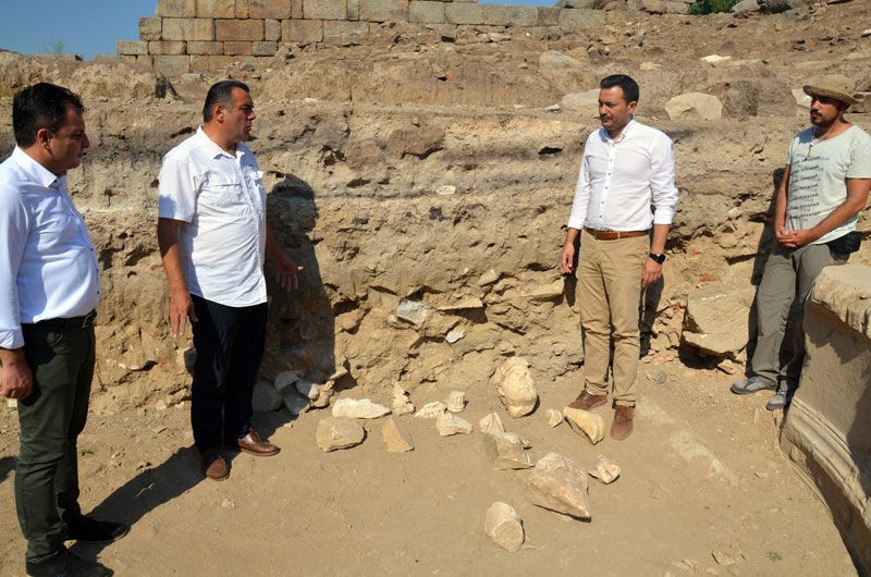 Aydın'daki kazılarda Roma İmparatoru Hadrianus heykelinin parçaları bulundu - Resim: 4
