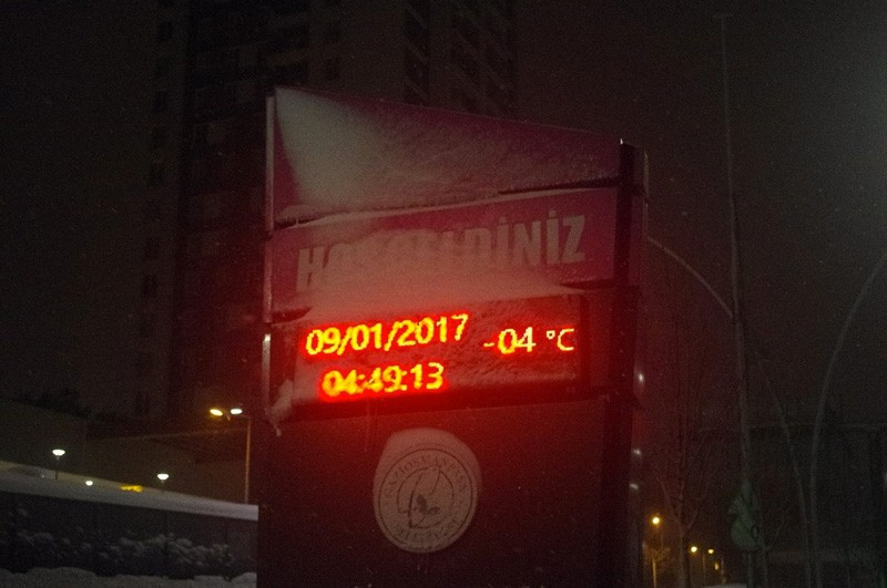 İstanbul kar yağışına teslim! Gece de etkili oldu - Resim: 1