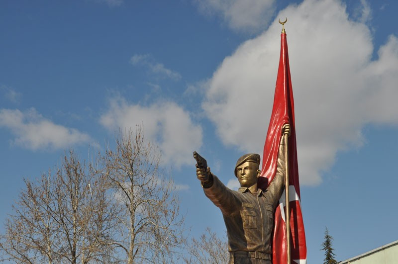 Ömer Halisdemir'in Niğde'de heykeli dikildi - Resim: 4