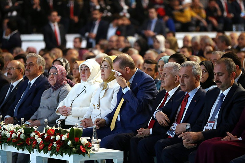 Cumhurbaşkanı Erdoğan gözyaşlarına boğuldu! - Resim: 3