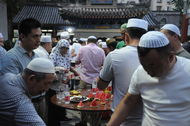 Çin'de ilk iftardan kareler - Resim: 3