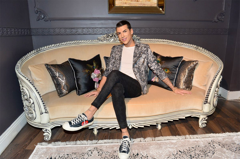 Kerimcan Durmaz 24 ayar altın kaplama mobilya aldı - Resim: 1