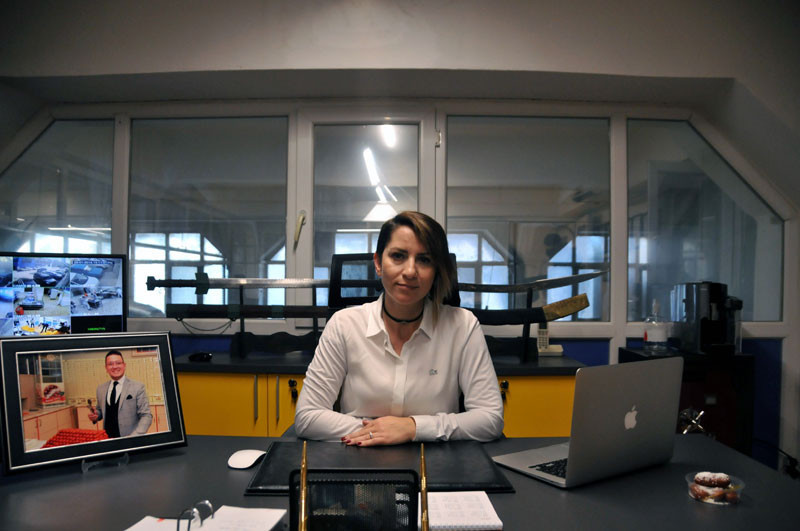 Öldürülen kocasının yerine geçti rekor satış yaptı - Resim: 1