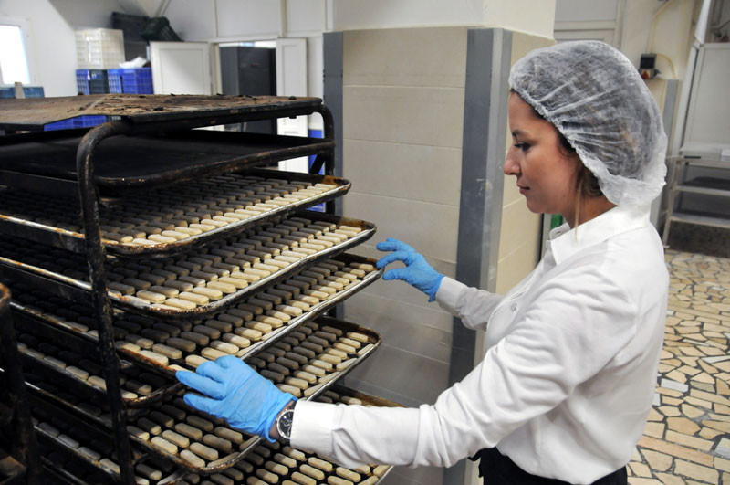 Öldürülen kocasının yerine geçti rekor satış yaptı - Resim: 4